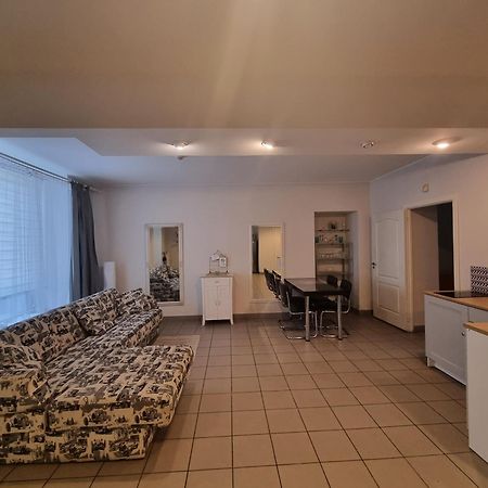 Camellia Studio Apartment & Parking Riga Buitenkant foto
